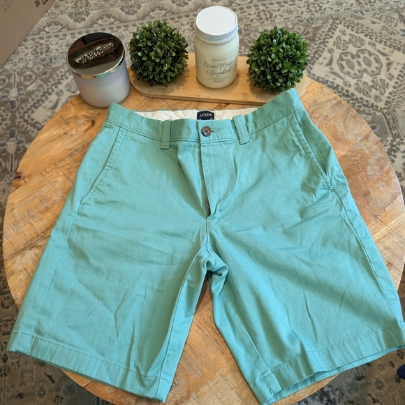 Men's Green Shorts - Picture 2 of 7